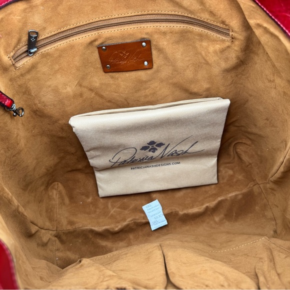 Patricia Nash NWT Distressed Leather “Benvenuto” Tote Bag – Lava Red Retail $299 - Picture 16 of 17